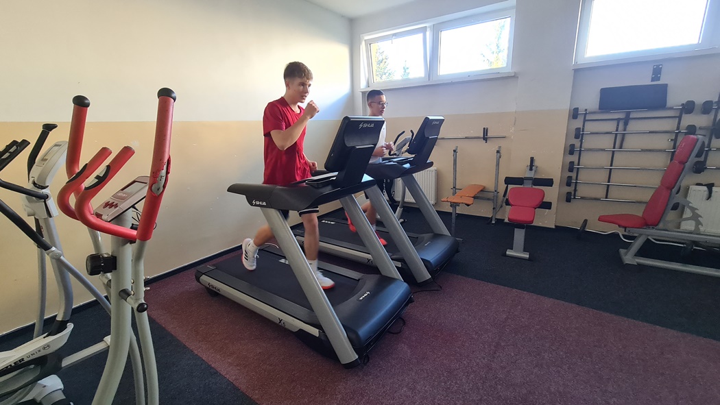 Mikołajska siłownia i hala sportowa otrzymały nowy sprzęt