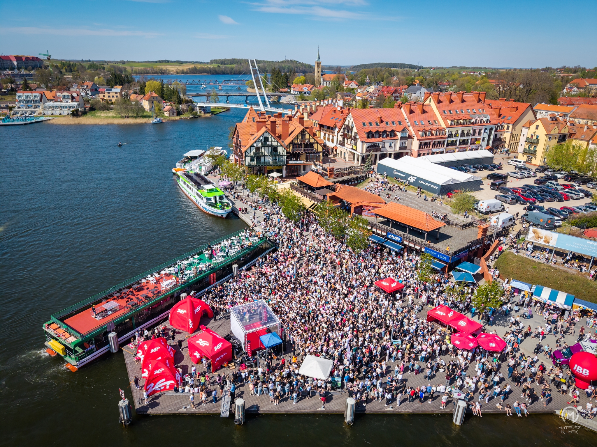 Majówka 2026 w Mikołajkach: Otwarcie sezonu żeglarskiego, wielotysięczna publiczność i sportowa rywalizacja na Śniardwach